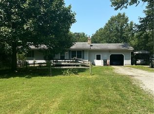 15528 Stoltz Rd, Diamond, OH 44412