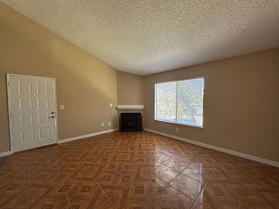 5th image of 44430 15th St E APT 3