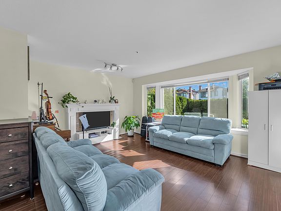 3rd image of 8419 Osler St