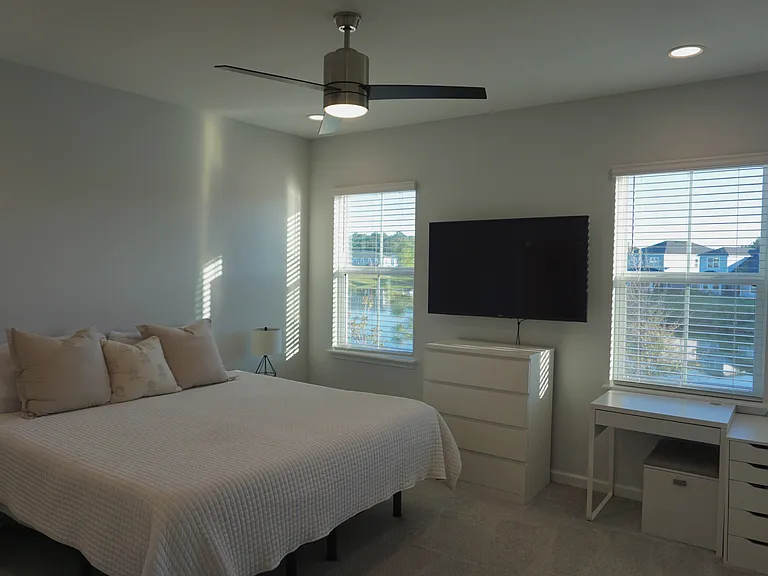 250 Brandon Lakes Dr — Photo 20