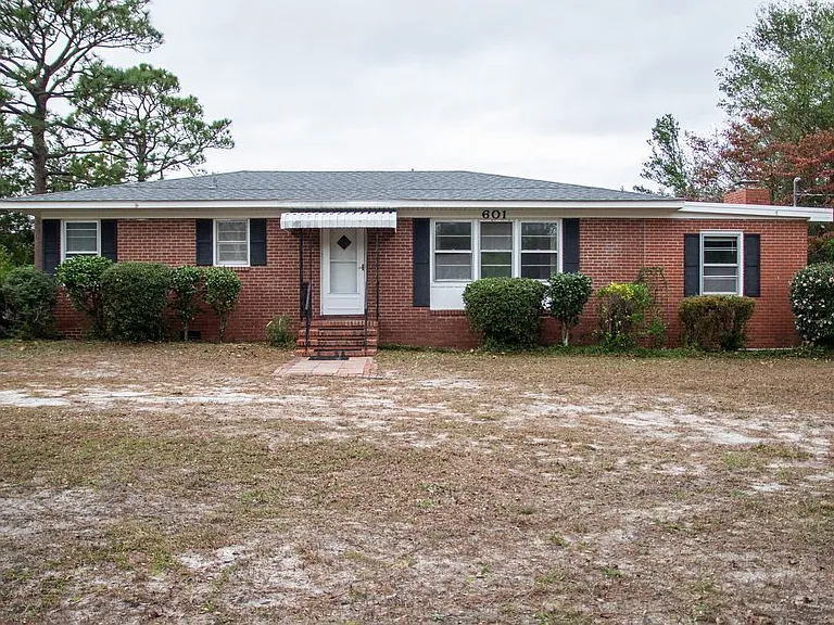 601 Parkway Blvd — Photo 1