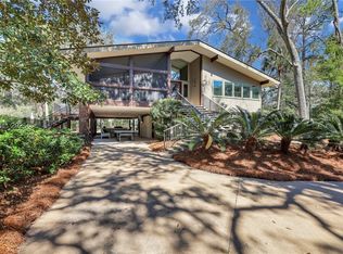 34 W Beach Lagoon Rd, Hilton Head Island, SC 29928