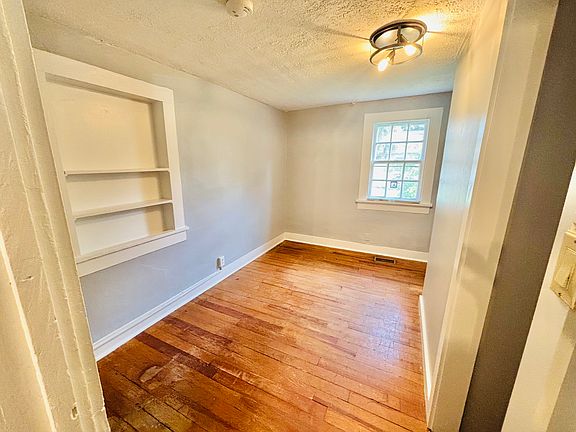 5th image of 2376 N 23rd St