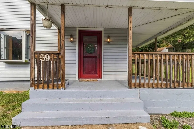 4 bed, 2.0 bath, $3,900 — Photo 2