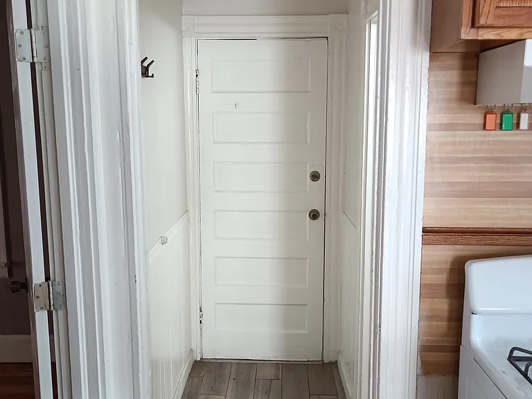 Entrance to Apartment( inside view)