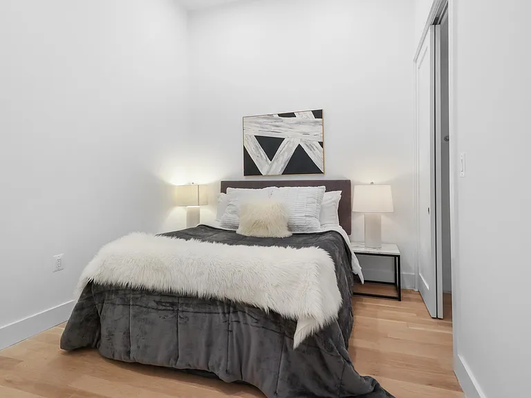 2564 University Pl NW #3 — Photo 8