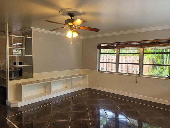 3rd image of 815 SW 14th Ter
