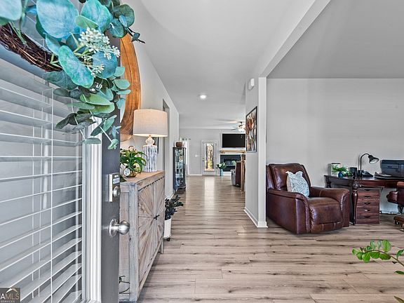 3rd image of 1356 Pine View Trl