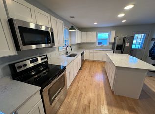 46 Longwoods Rd, Falmouth, ME 04105