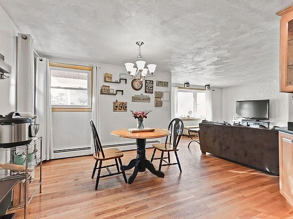 4th image of 57 Burbank St