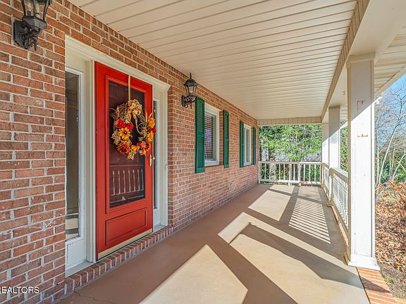 3rd image of 1212 N Wingate Way