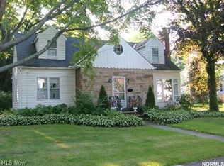 195 Bradley Ave, Chagrin Falls, OH 44022