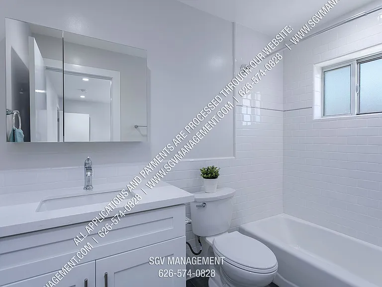 427-433 W Duarte Rd — Photo 14