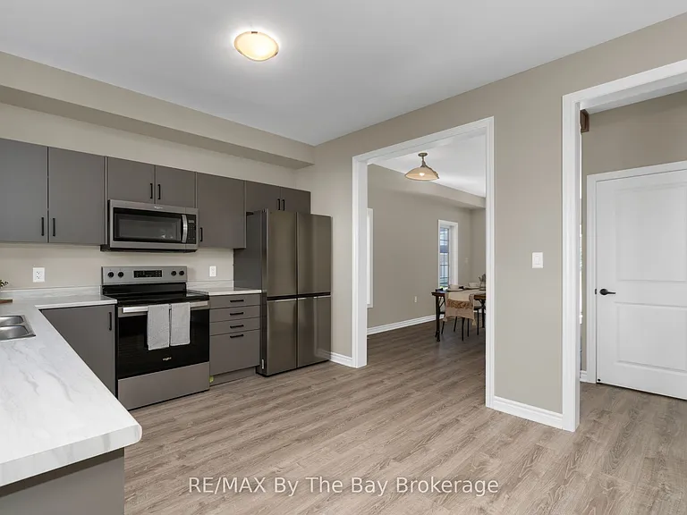 214 Cubitt St — Photo 11