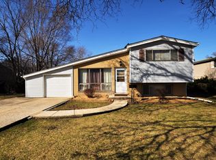 218 Donald Ter, Glenview, IL 60025