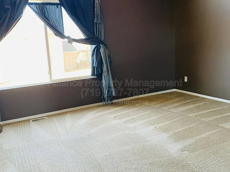 212 Oxbow Dr — Photo 18