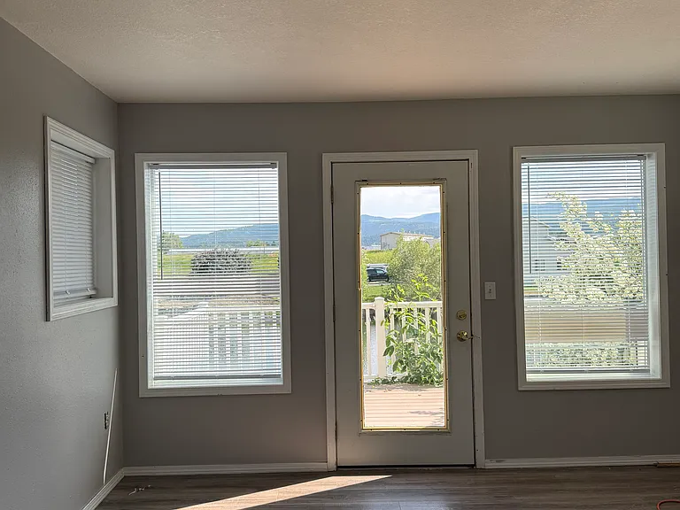 112 Mallard Dr — Photo 4