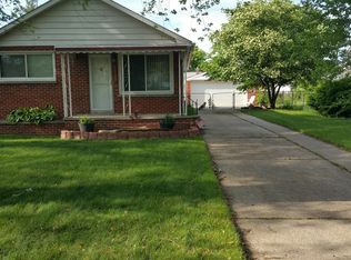 22407 Ridgeway St, Saint Clair Shores, MI