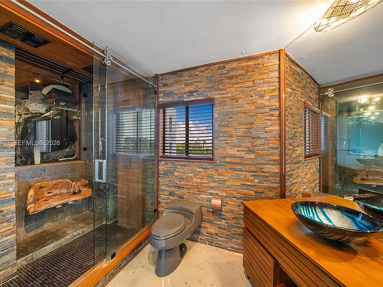 1701 Sunset Harbour Dr #L501 — Photo 24