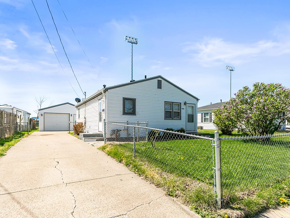 1st image of 1923 Avenue L