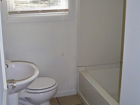 5th image of 117 Banneker Dr