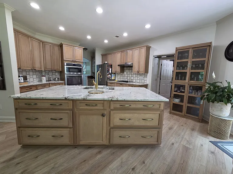 1210 Beacon Hill Xing — Photo 12