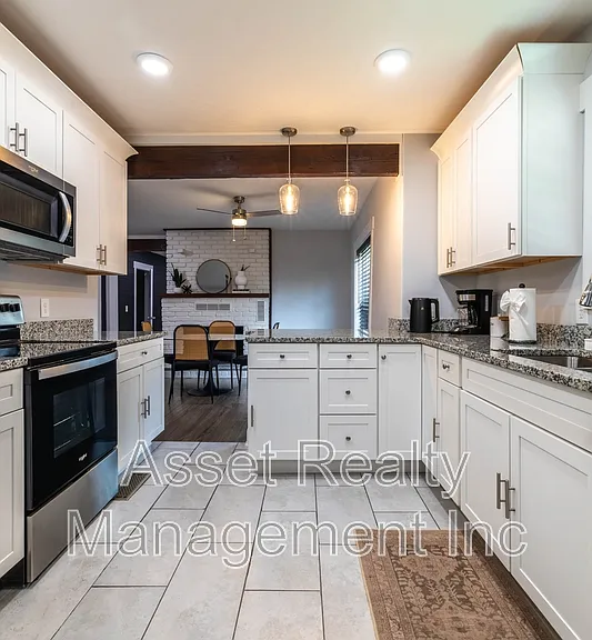 301 E Quincy Ave — Photo 27