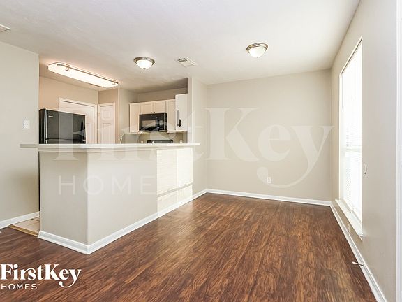 5th image of 17919 Greenbriar Park