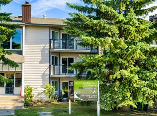 2523 105th St NW, Edmonton, AB T6J4T5