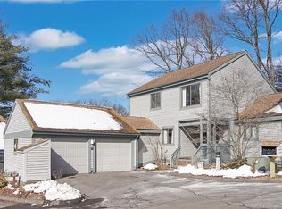 7 Sweetbriar Ln #7, Avon, CT 06001
