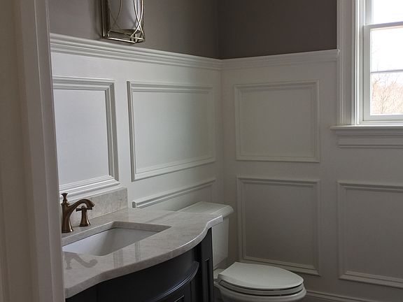 3rd image of 23 Fox Meadow Dr