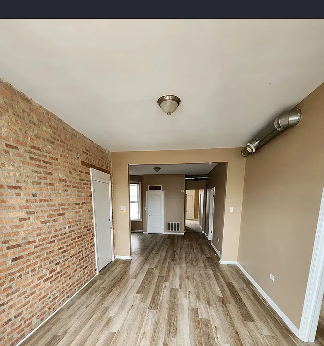 3 bed, 1000 sqft, $1,500 — Photo 2