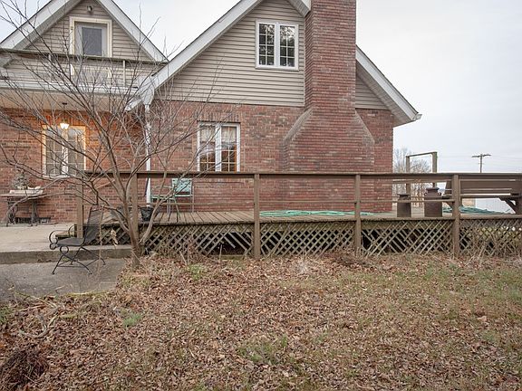 5th image of 704 S Michigan St