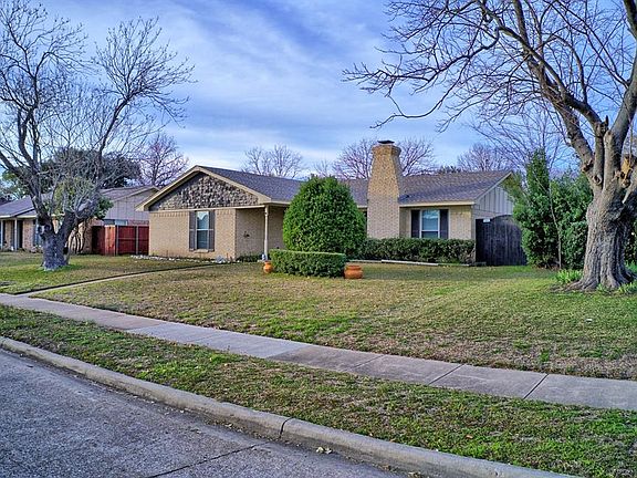 2nd image of 2109 Drake Dr