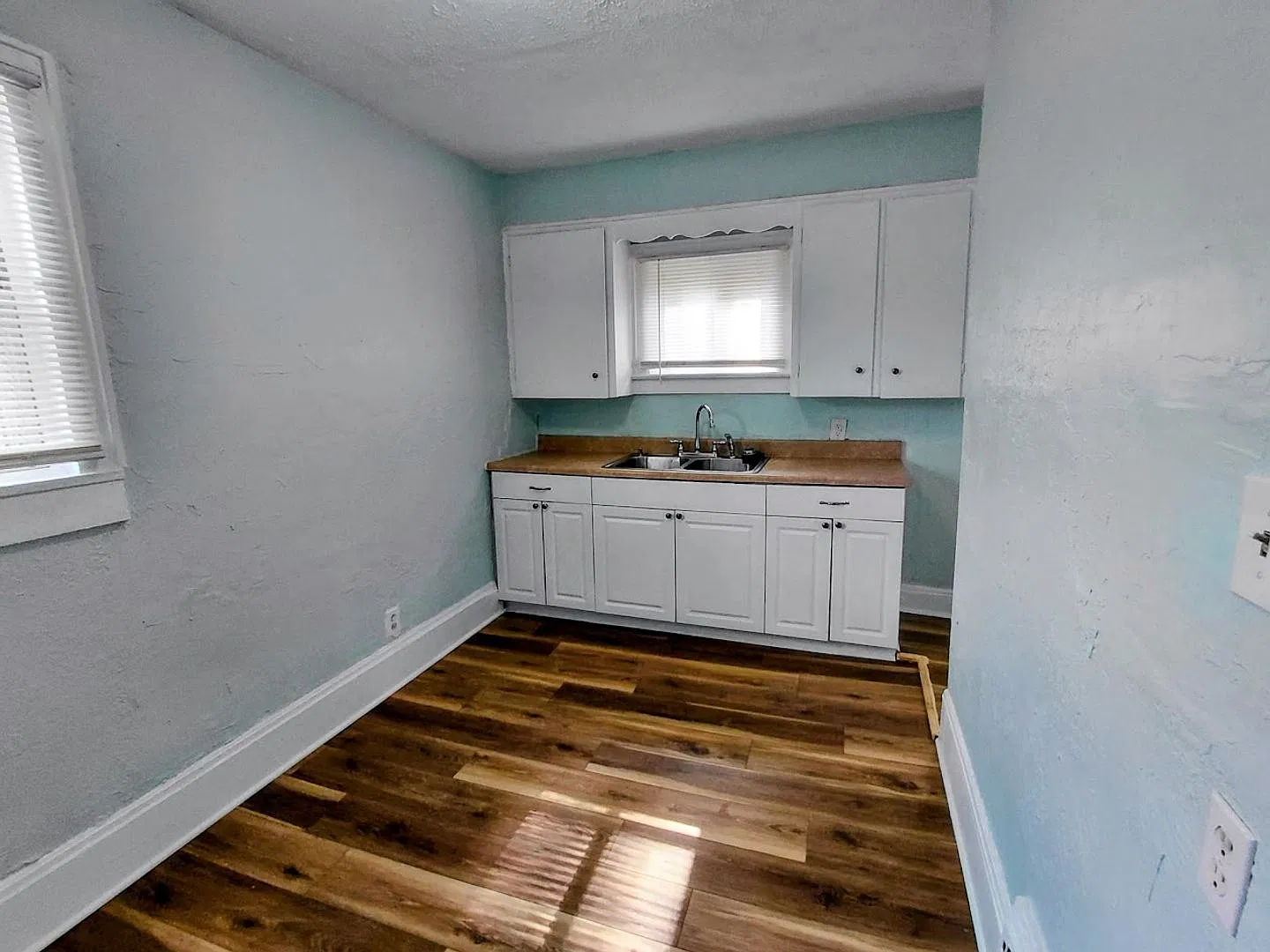 2 Bedroom, 1 Bathroom Home for Rent. — Photo 4