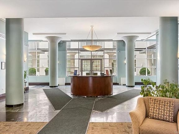 3rd image of 1 Landmark Sq APT 221
