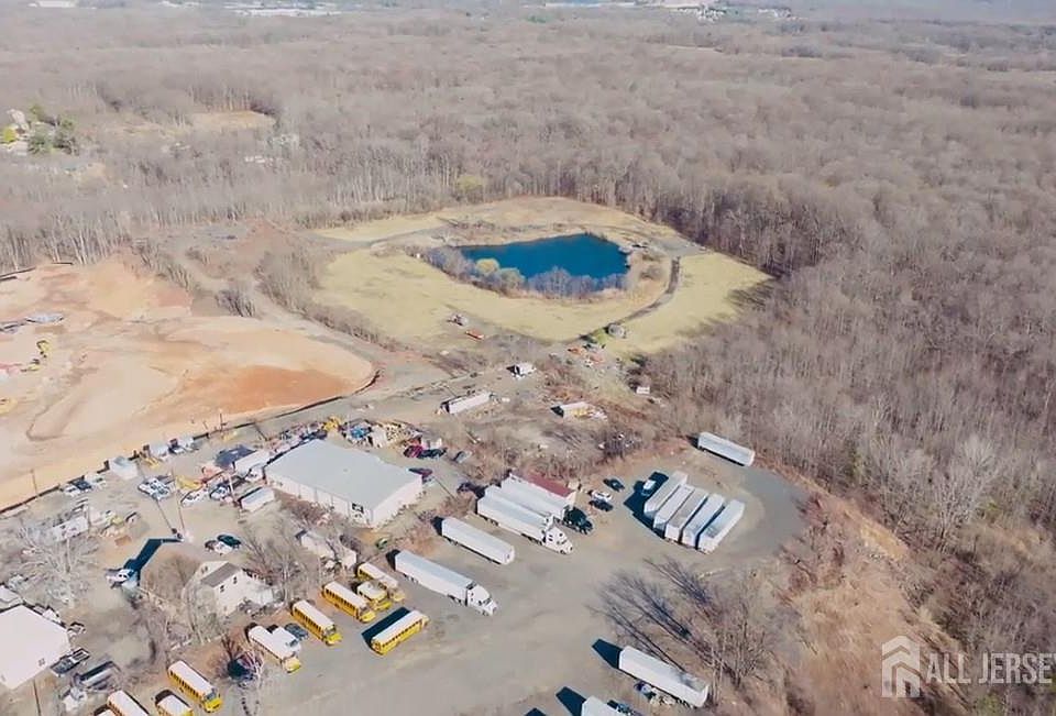 1st image of 9 Major Rd