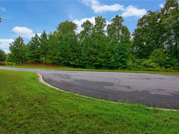 401 Timberview Ct, Alpharetta, GA 30004