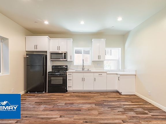 3rd image of 3258 Dundas St #6