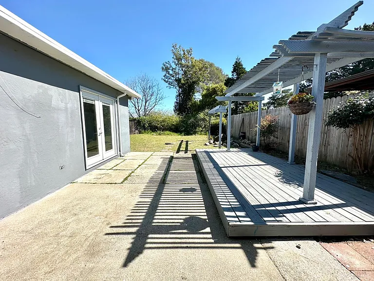 1111 Marionola Way — Photo 29