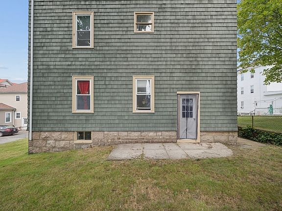 4th image of 89 Rockland St