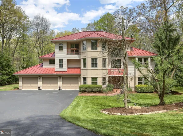 5 Trout Ln, Marysville, PA 17053