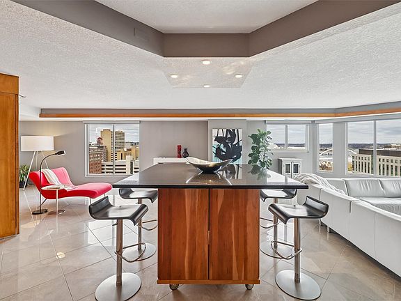 4th image of 300 Walnut St #1509