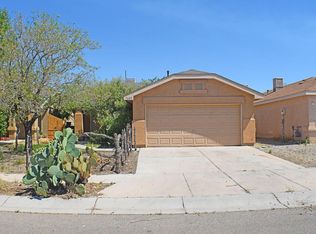 7605 Crepe Myrtle Rd SW, Albuquerque, NM 87121