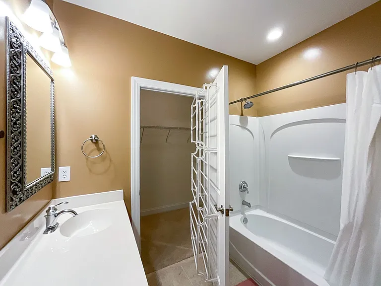 518 Clarice Ave #308 — Photo 41