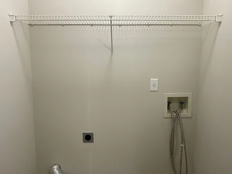 Meridian Park Apartments — Photo 37