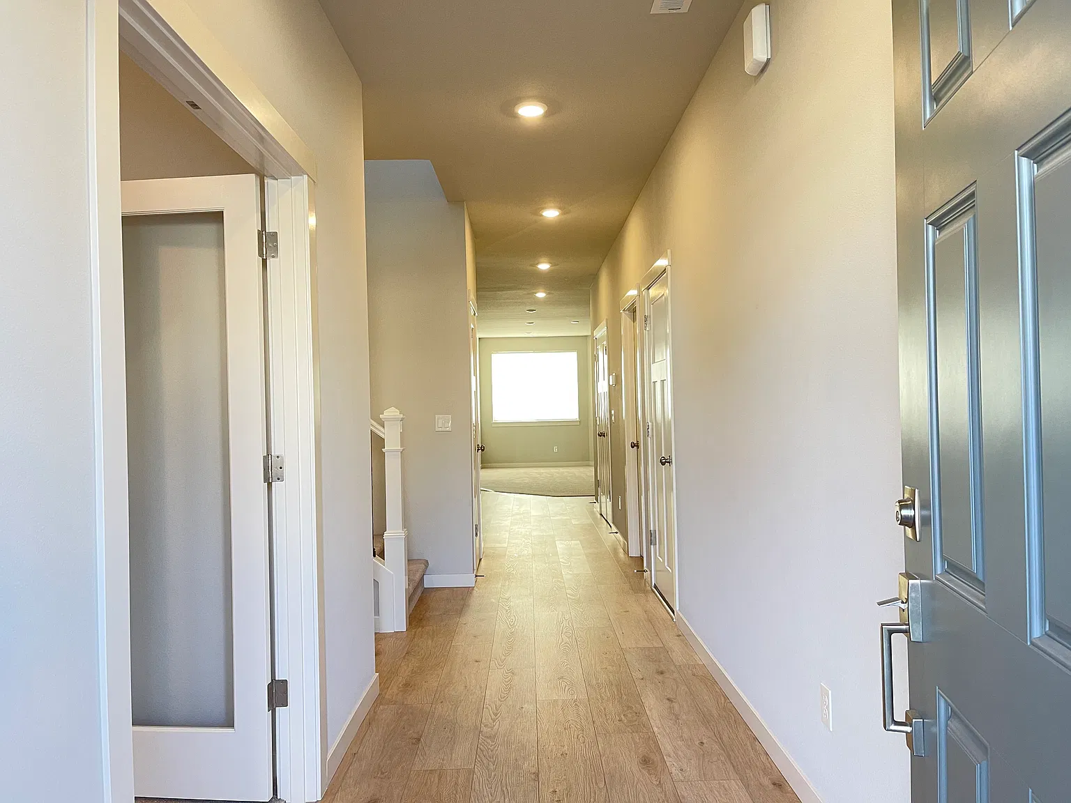 4 bed, 2426 sqft, $3,700 — Photo 2