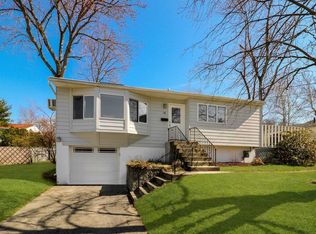 10 Pearse Pl, Beacon, NY 12508