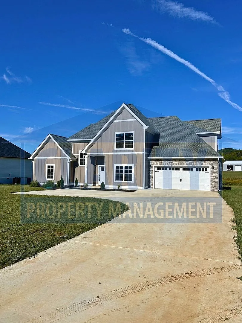 *Brand New* 4 bedroom home! — Photo 2