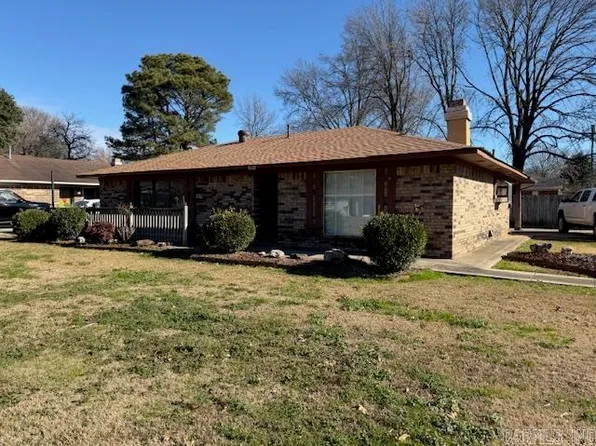 1109 S Columbus St, Stuttgart, AR 72160